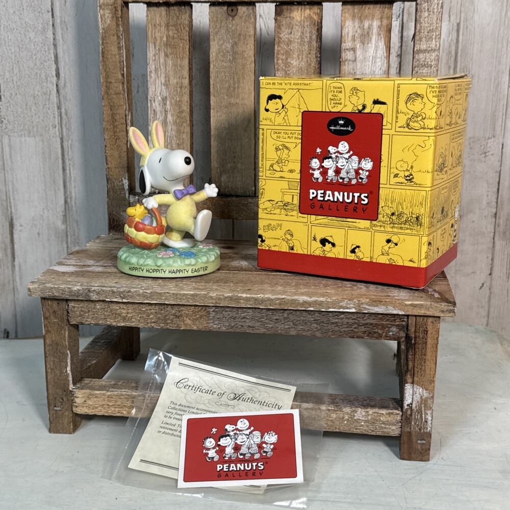 Hallmark Snoopy Peanuts Gallery Figurine The Easter Beagle Flocked